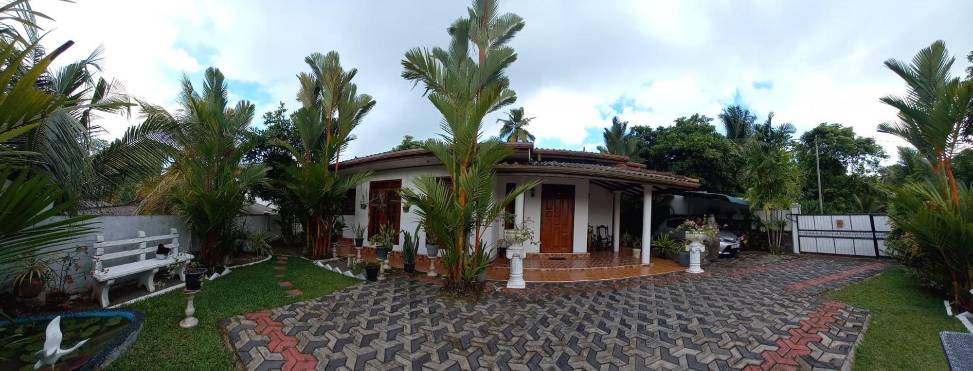 Bell 412 Villa Weligama Room photo